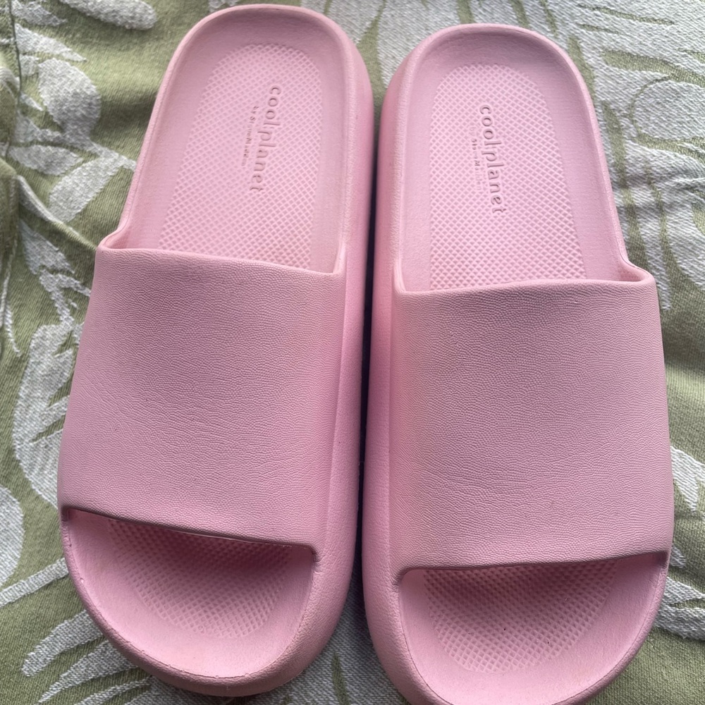 Cool Planet by Steve Madden slip on shoes cloud slides/sandals with mid platform